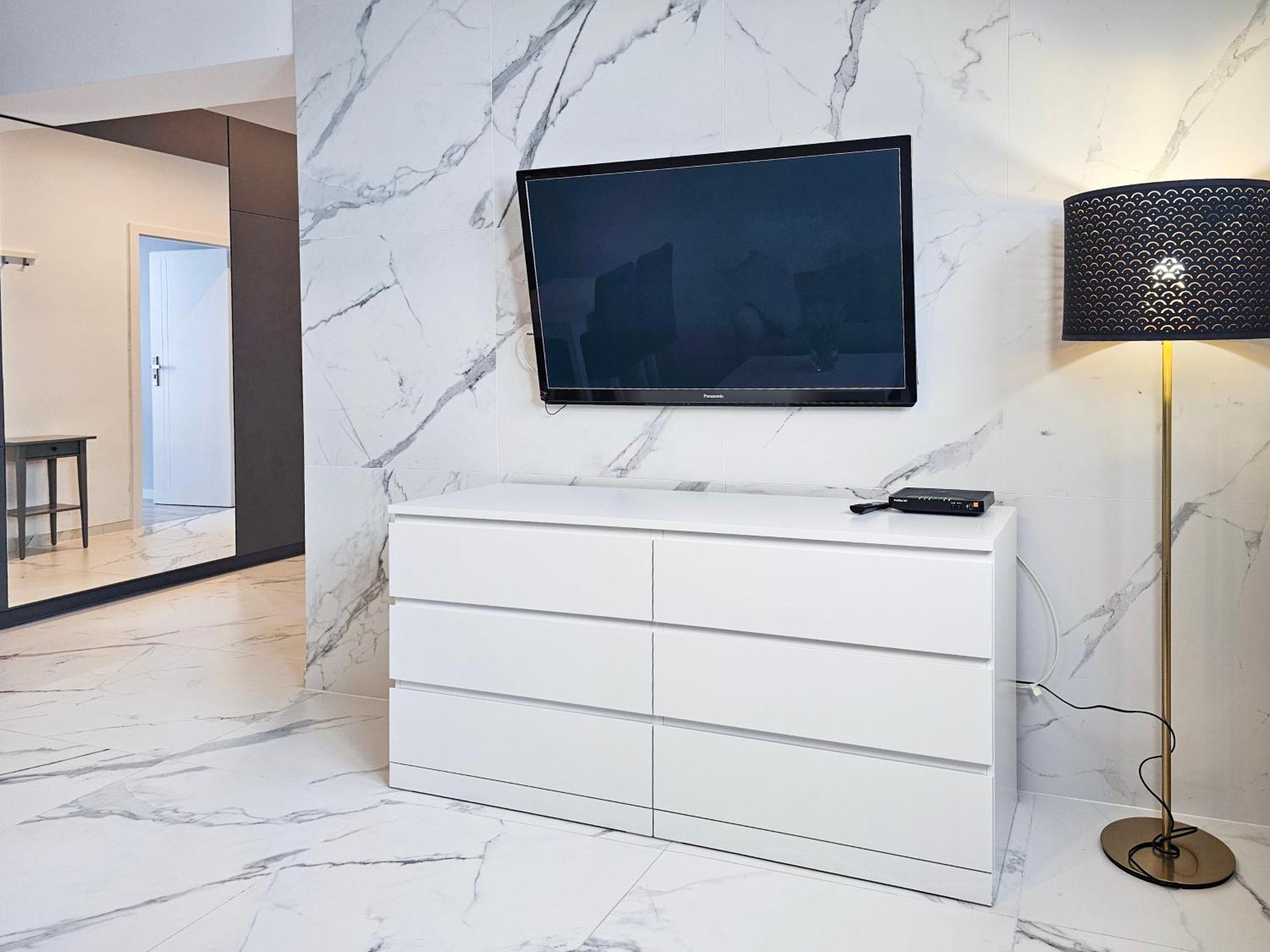 Visit Baltic - Platan Tower Grey Apartment Swinoujscie Exterior photo